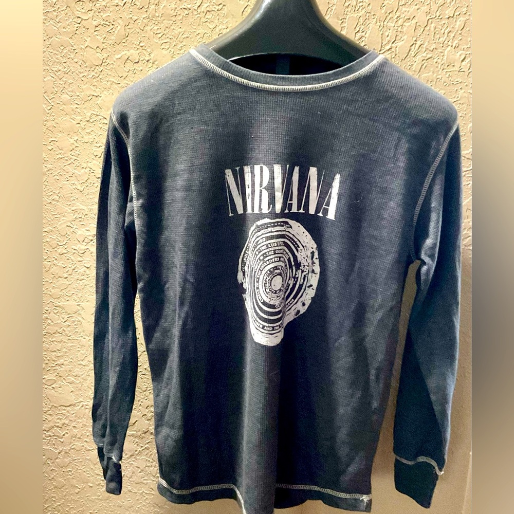GREY NIRVANA BAND THERMAL!! Size LG